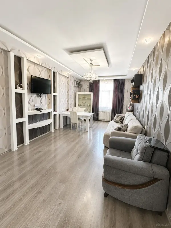 Satılır 2 otaqlı mənzil 96 m²