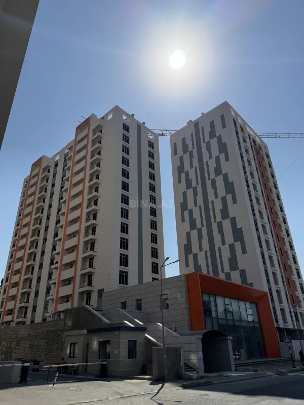 Satılır 2 otaqlı mənzil 82.2 m²