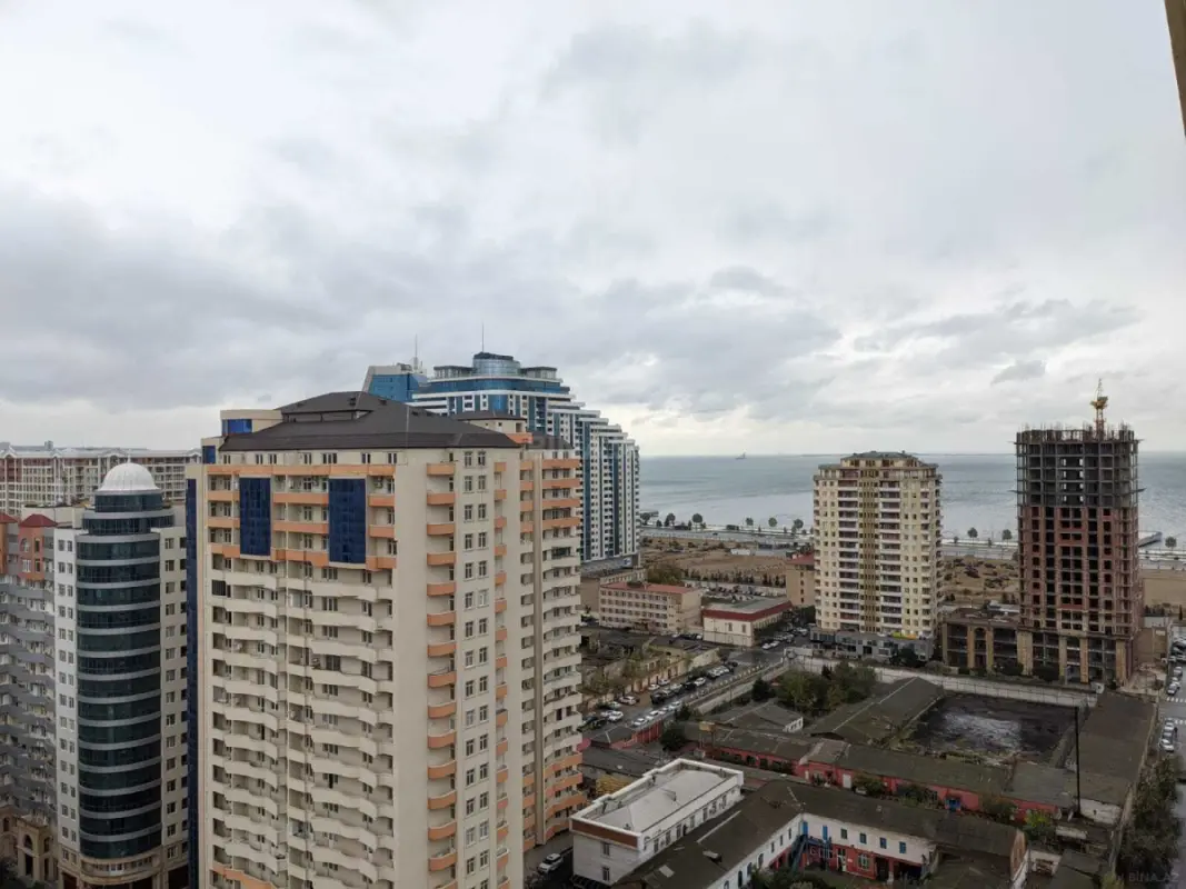 Kirayə verilir 3 otaqlı mənzil 150 m²