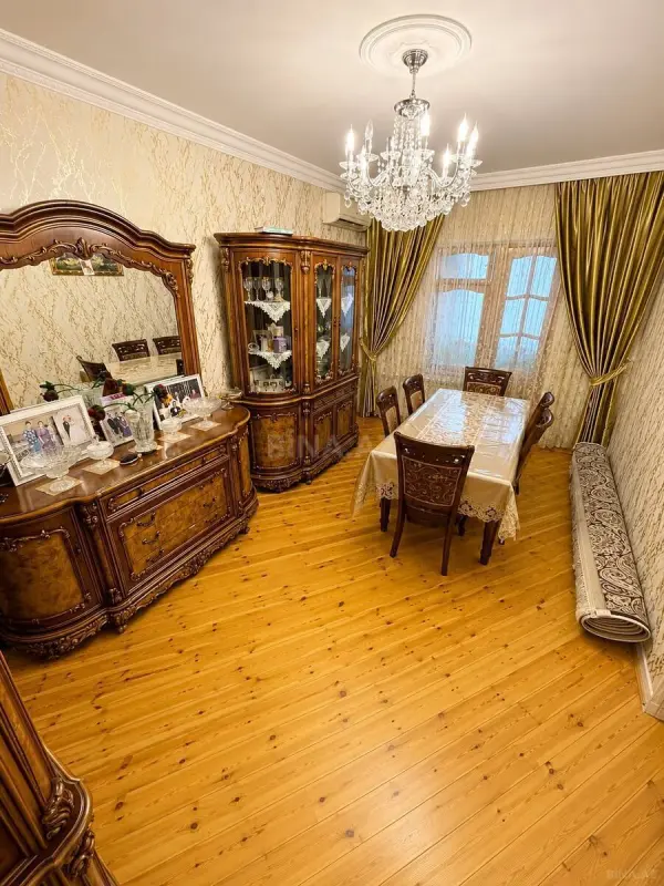 Satılır 5 otaqlı mənzil 120 m²