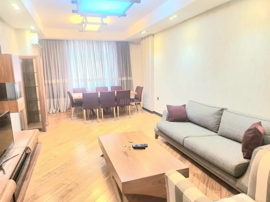 Kirayə verilir 4 otaqlı mənzil 160 m²