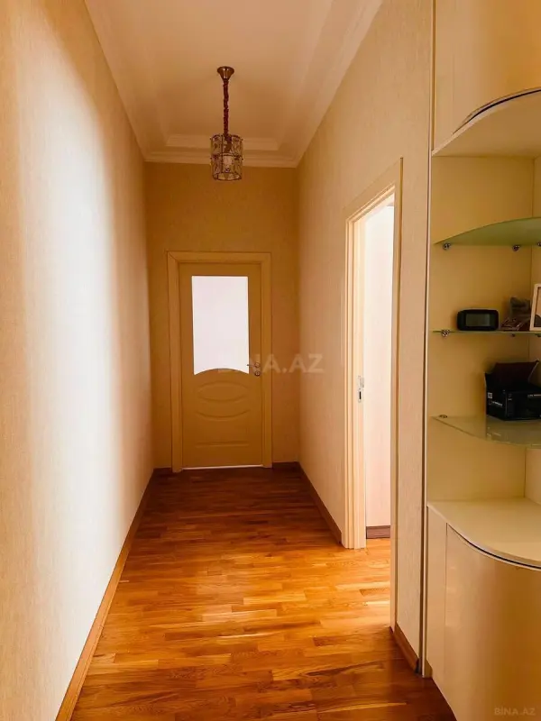 Kirayə verilir 2 otaqlı mənzil 85 m²
