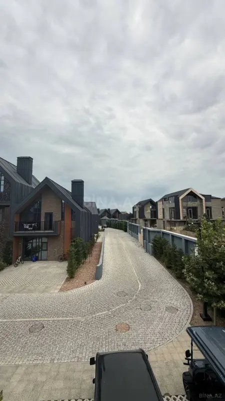 Satılır 5 otaqlı həyət evi 193 m²