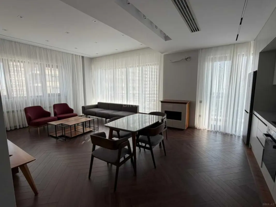 Kirayə verilir 4 otaqlı mənzil 163 m²