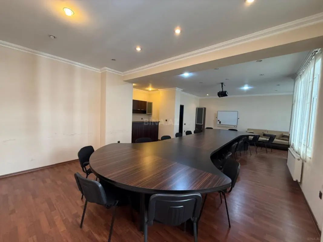 Satılır 3 otaqlı ofis 120 m²