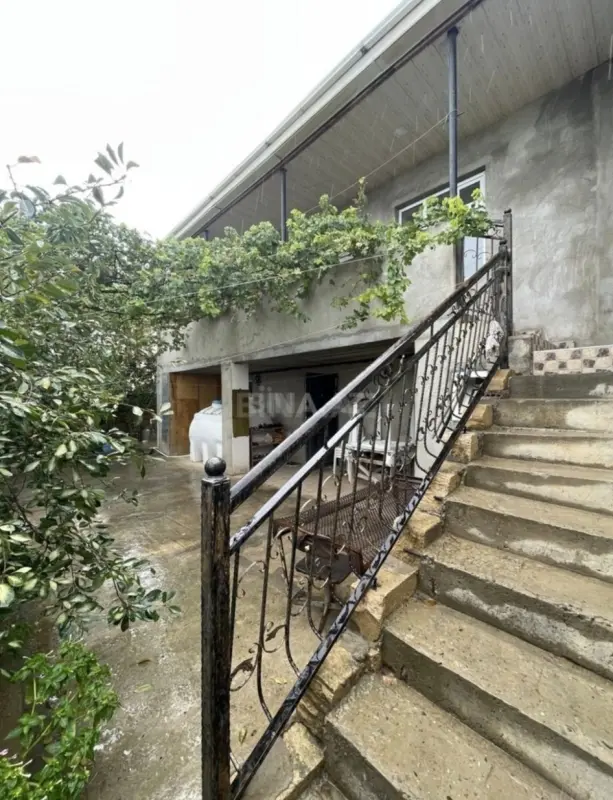 Satılır 6 otaqlı həyət evi 167 m²