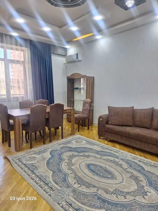 Kirayə verilir 2 otaqlı mənzil 90 m²