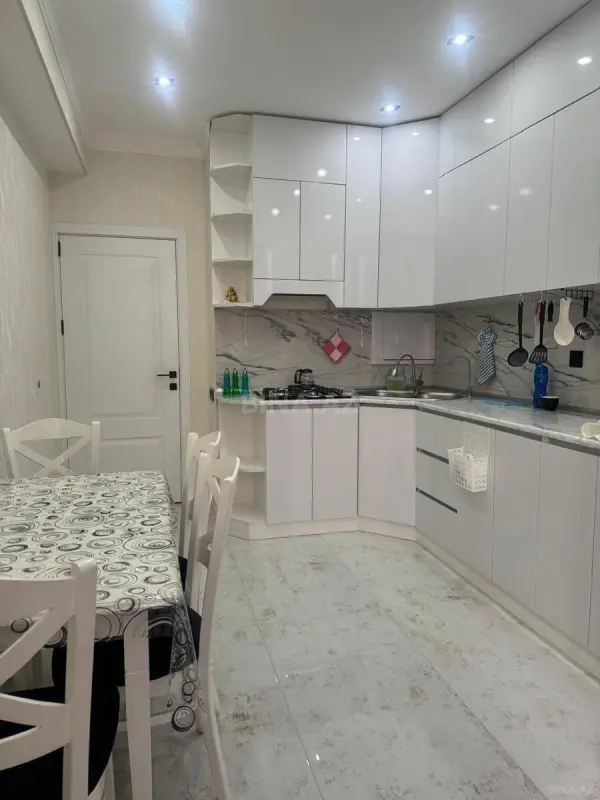 Kirayə verilir 3 otaqlı mənzil 85 m²