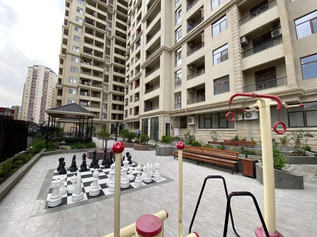 Satılır 3 otaqlı mənzil 105 m²