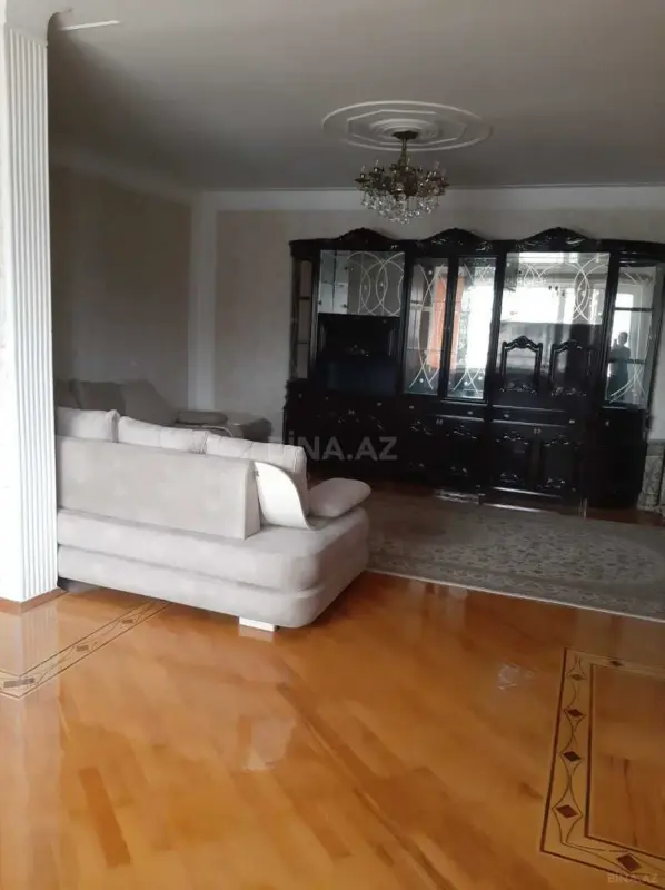 Satılır 4 otaqlı mənzil 125 m²