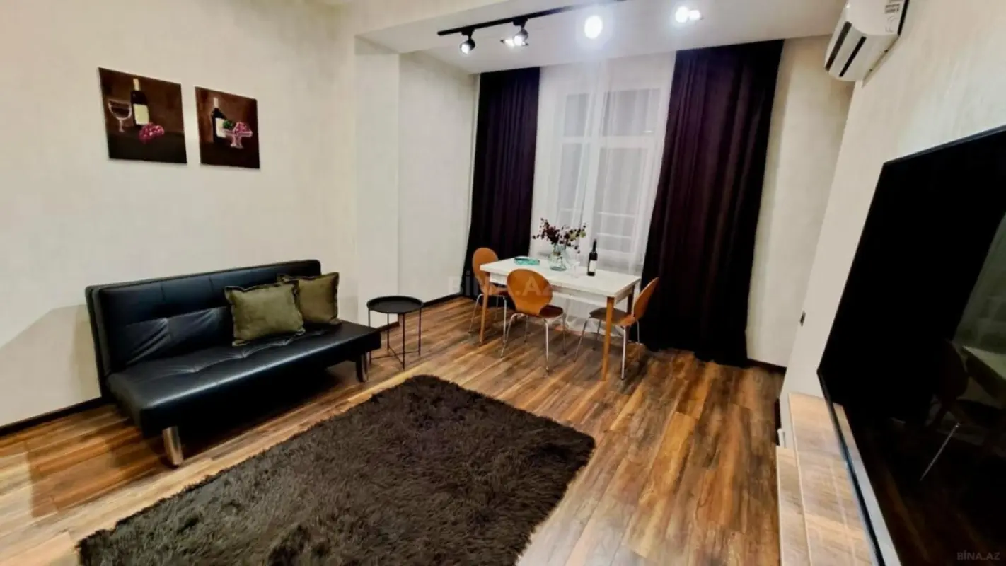 Kirayə verilir 2 otaqlı mənzil 73 m²