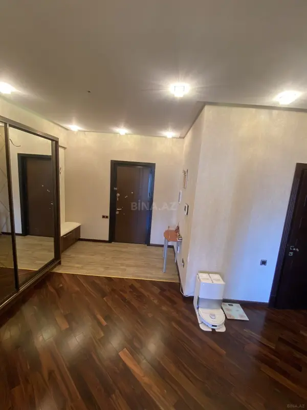 Satılır 3 otaqlı mənzil 120 m²