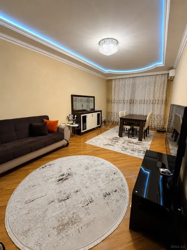 Satılır 2 otaqlı mənzil 101 m²