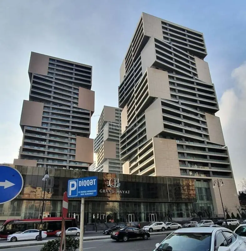 Satılır 3 otaqlı mənzil 147.5 m²