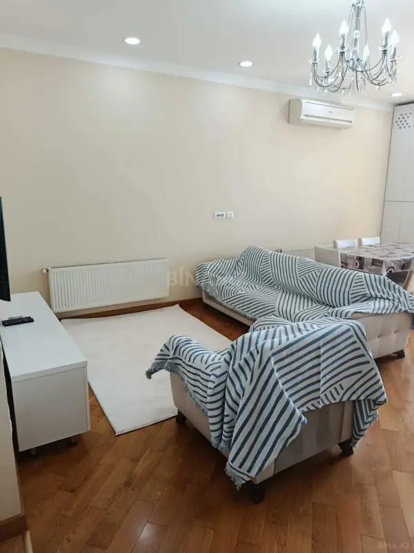 Kirayə verilir 3 otaqlı mənzil 120 m²