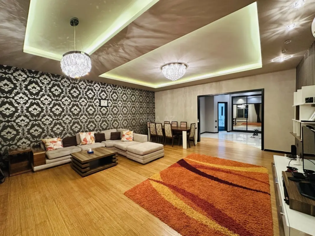 Kirayə verilir 3 otaqlı mənzil 160 m²