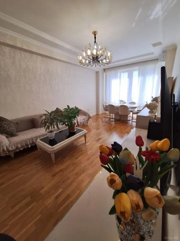 Satılır 3 otaqlı mənzil 118 m²