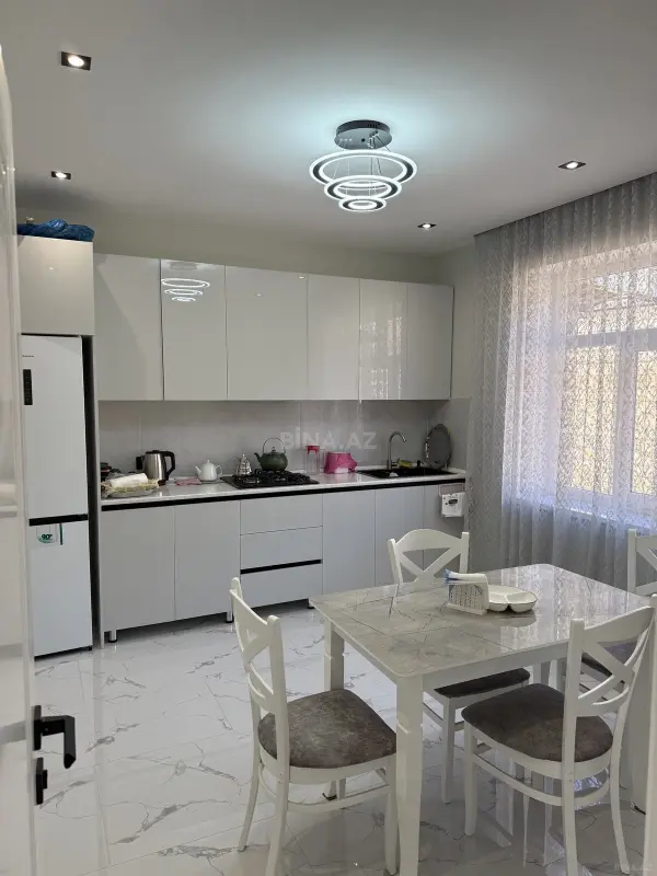 Kirayə verilir 7 otaqlı həyət evi 220 m²
