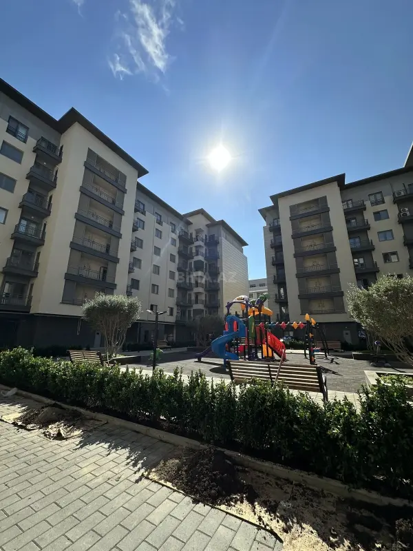 Satılır 5 otaqlı mənzil 260 m²