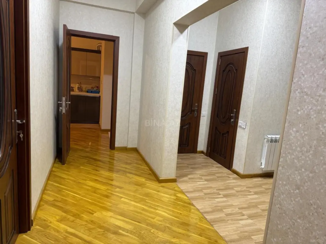Kirayə verilir 2 otaqlı mənzil 90 m²