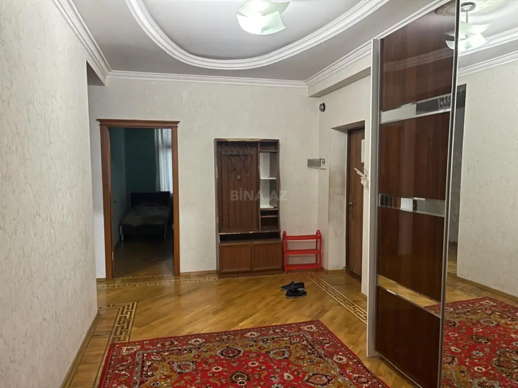 Kirayə verilir 3 otaqlı mənzil 120 m²