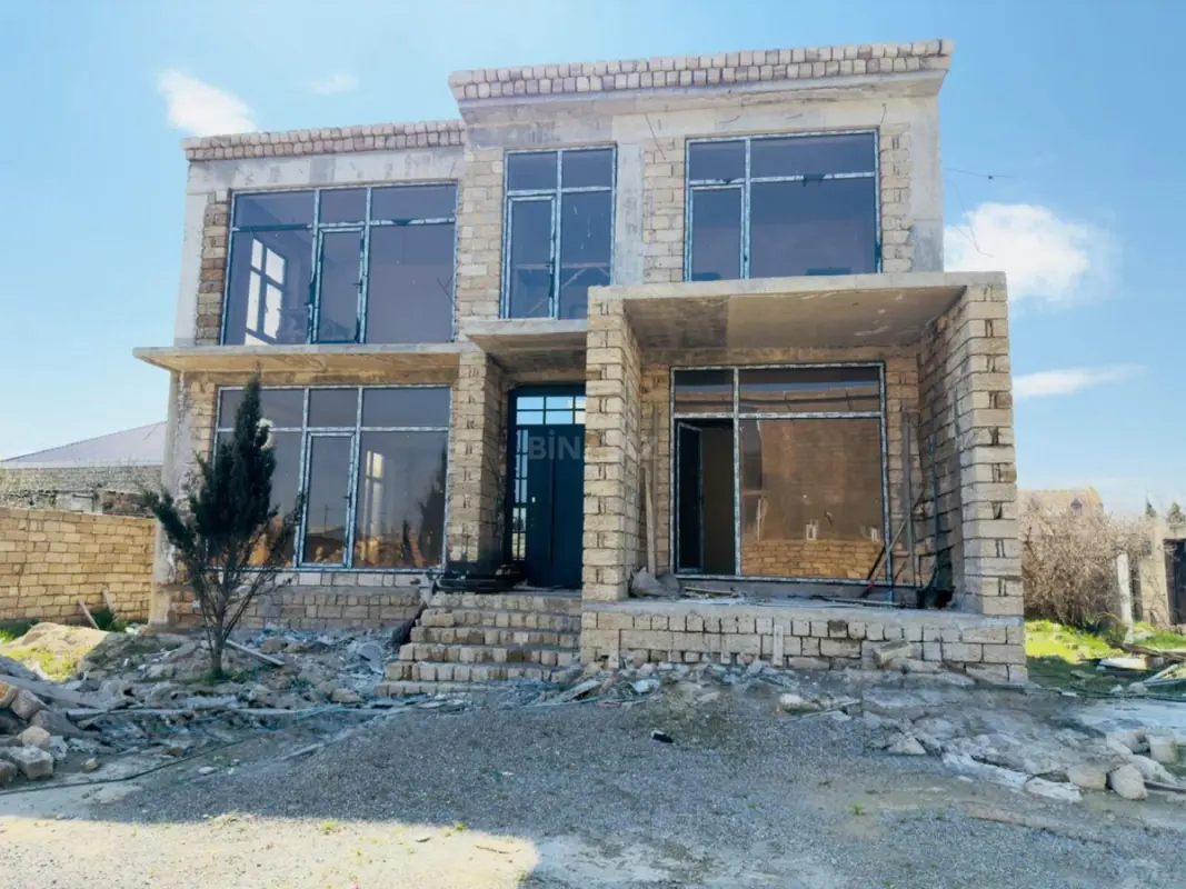 Satılır 5 otaqlı həyət evi 220 m²