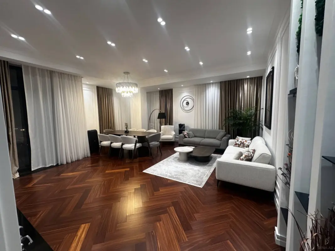 Satılır 4 otaqlı mənzil 170 m²