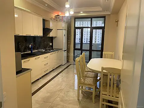 Kirayə verilir 2 otaqlı mənzil 100 m² — Bakı, Nəsimi 2 otaq 100.00 m²