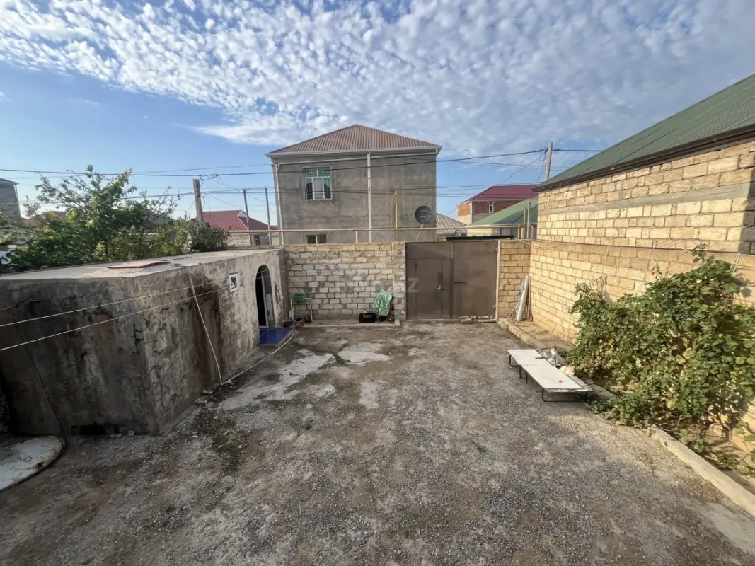 Satılır 3 otaqlı həyət evi 250 m²