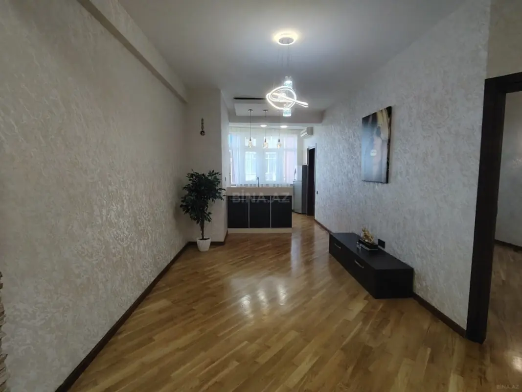 Satılır 2 otaqlı mənzil 61 m²