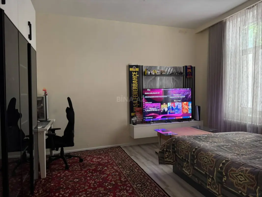 Kirayə verilir 2 otaqlı mənzil 90 m²