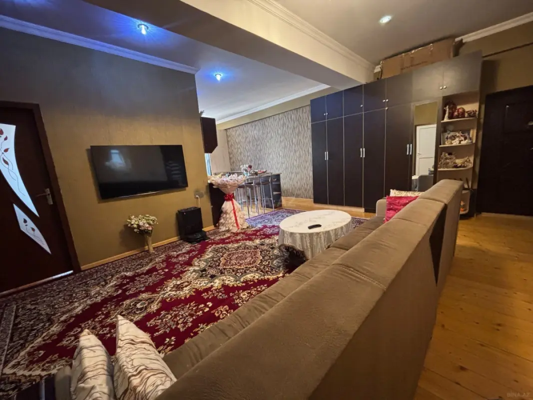 Satılır 3 otaqlı mənzil 118 m²