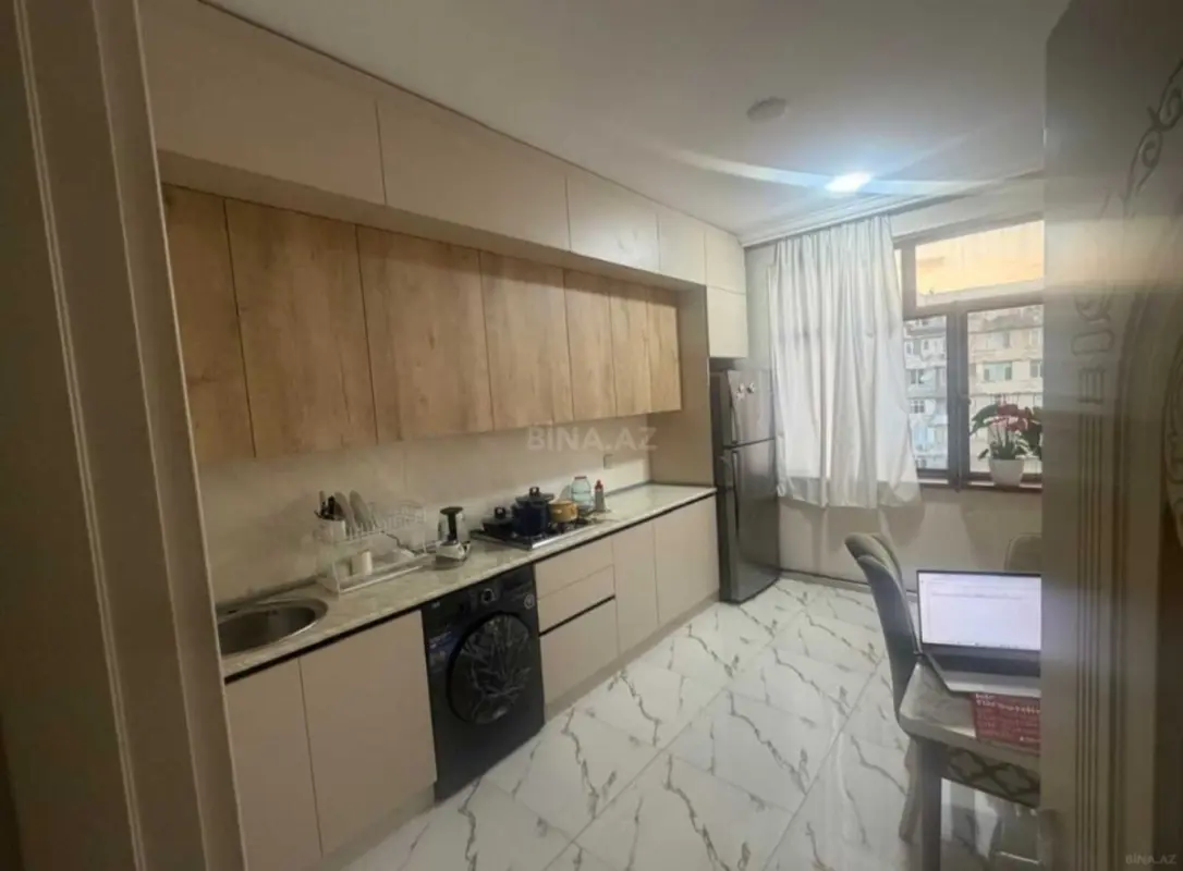 Kirayə verilir 2 otaqlı mənzil 90 m²
