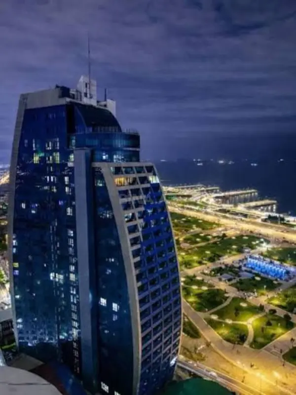 Kirayə verilir 4 otaqlı mənzil 220 m²