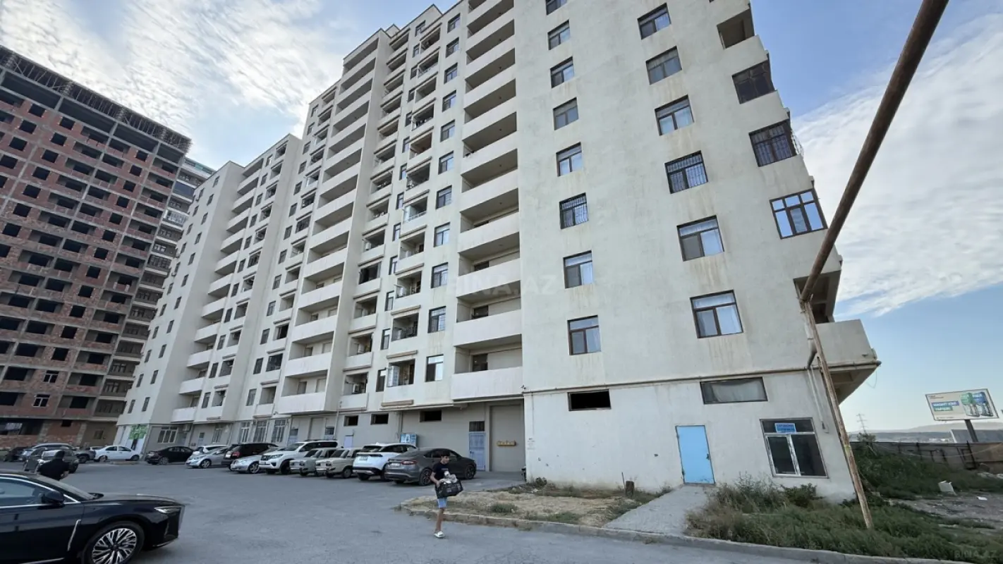 Satılır 2 otaqlı mənzil 92 m²