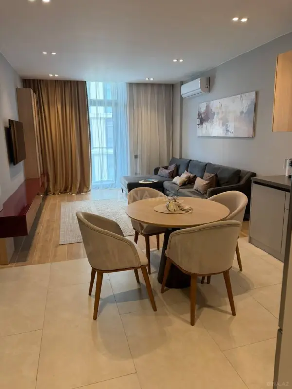 Kirayə verilir 2 otaqlı mənzil 100 m²