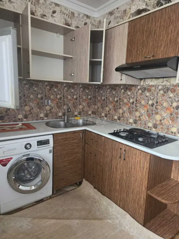 Kirayə verilir 2 otaqlı mənzil 80 m²