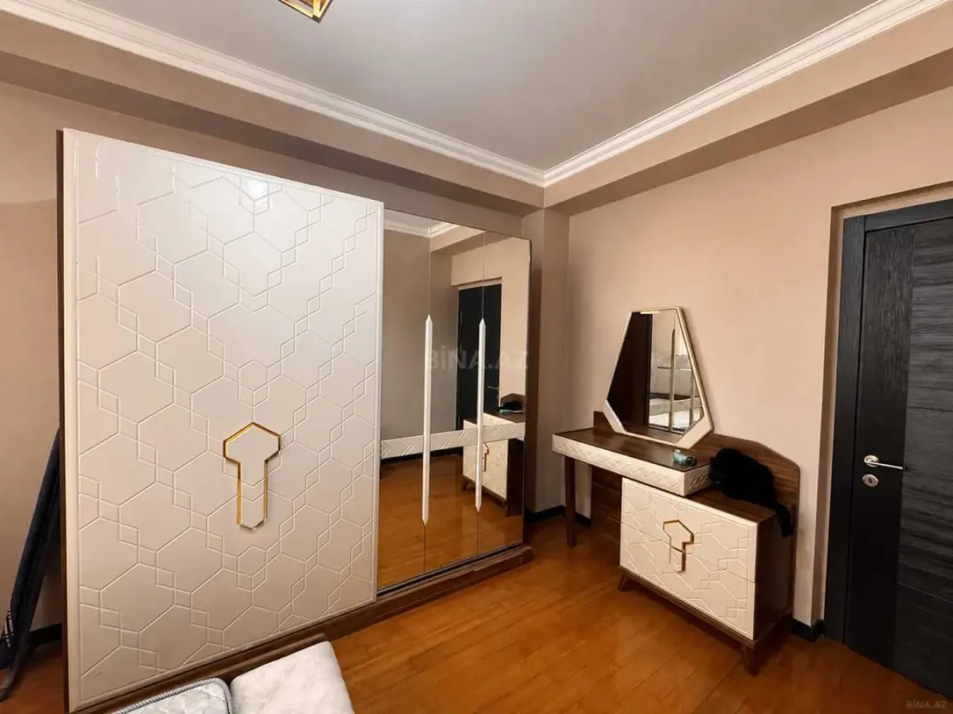 Kirayə verilir 2 otaqlı mənzil 78 m²