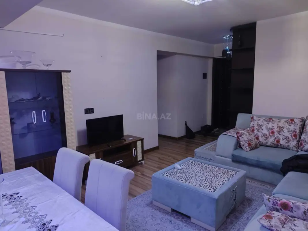Kirayə verilir 2 otaqlı mənzil 70 m²