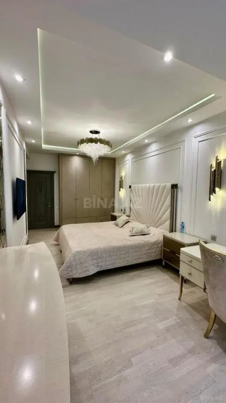 Satılır 3 otaqlı mənzil 158 m²
