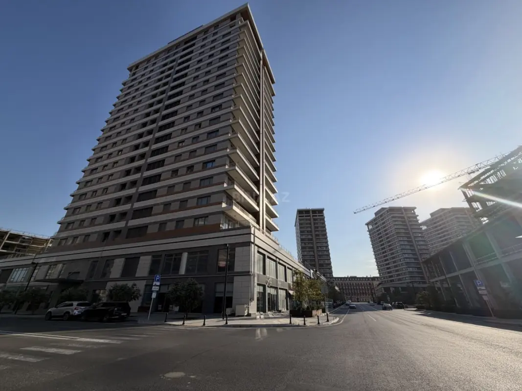 Satılır 3 otaqlı mənzil 157 m²