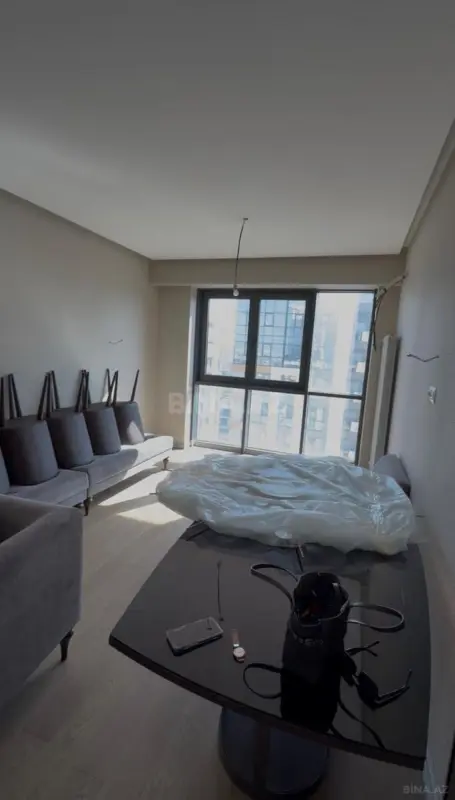 Satılır 2 otaqlı mənzil 67 m²