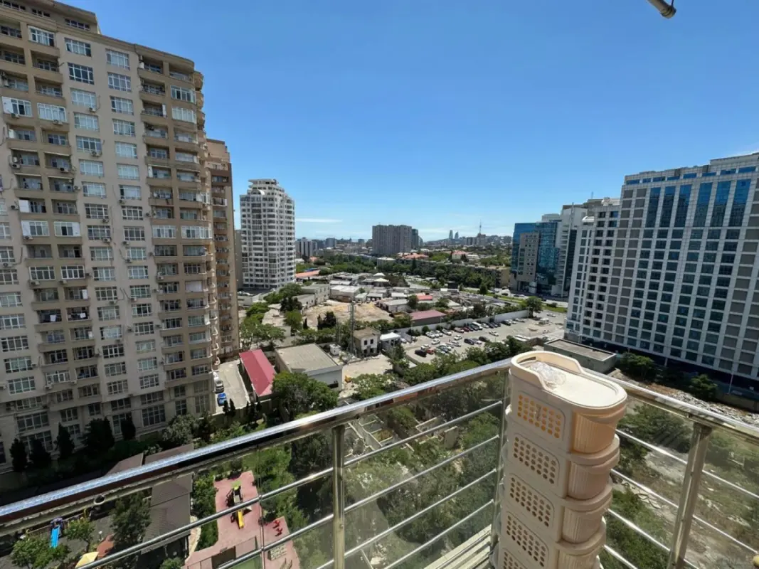 Satılır 3 otaqlı mənzil 120 m²