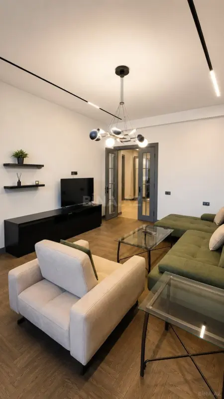 Kirayə verilir 2 otaqlı mənzil 103 m²