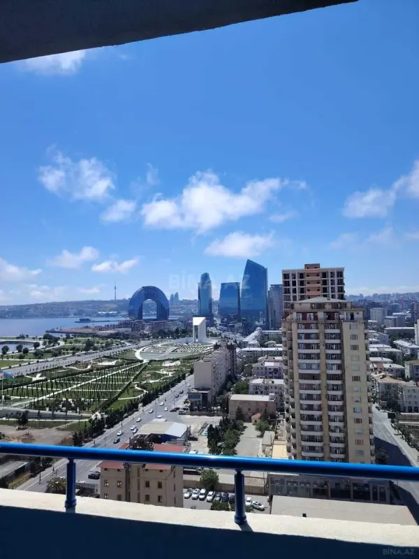 Kirayə verilir 3 otaqlı mənzil 190 m²