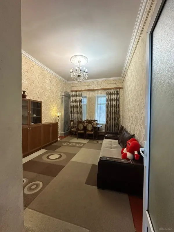 Kirayə verilir 2 otaqlı mənzil 90 m²