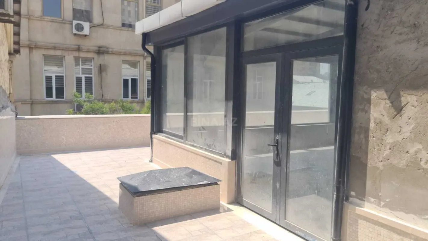 Kirayə verilir obyekt 980 m²