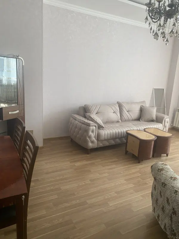 Kirayə verilir 3 otaqlı mənzil 103 m²