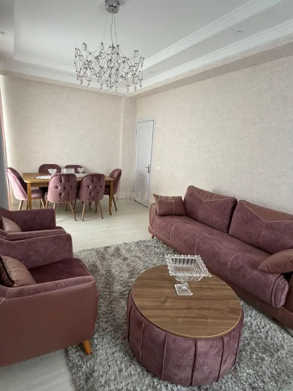 Satılır 3 otaqlı mənzil 130 m²