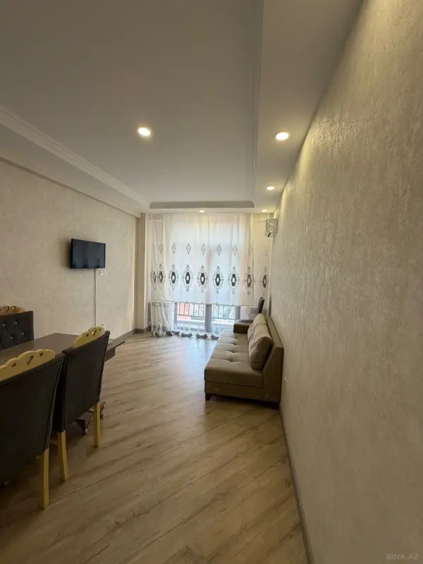 Kirayə verilir 2 otaqlı mənzil 87 m²